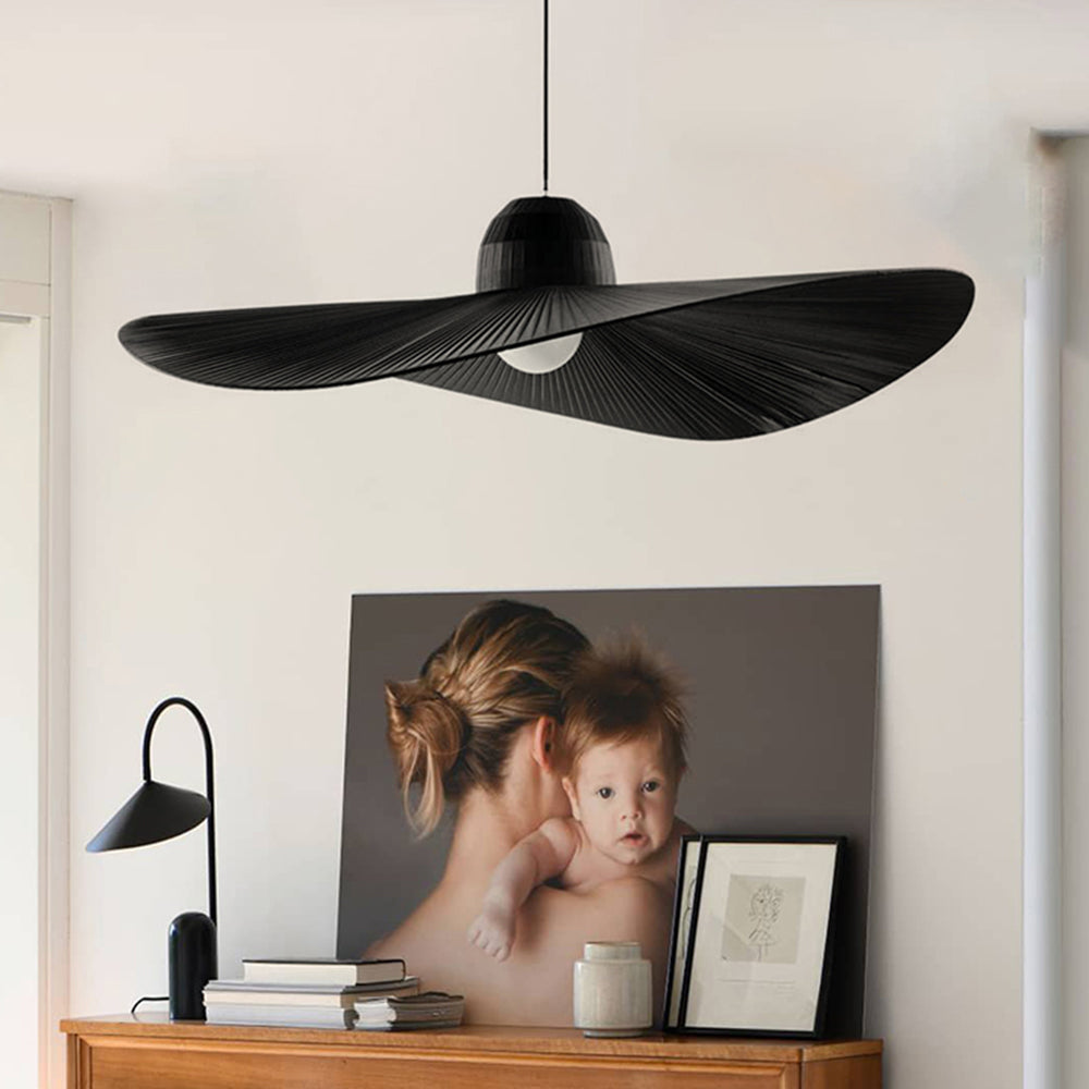 Lustre pendentif tissé métal et tissu, abat-jour élégant noir et blanc