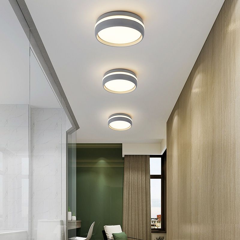 Runde LED-Deckenleuchte für Flure aus Metall und Acryl, Aufbaumontage