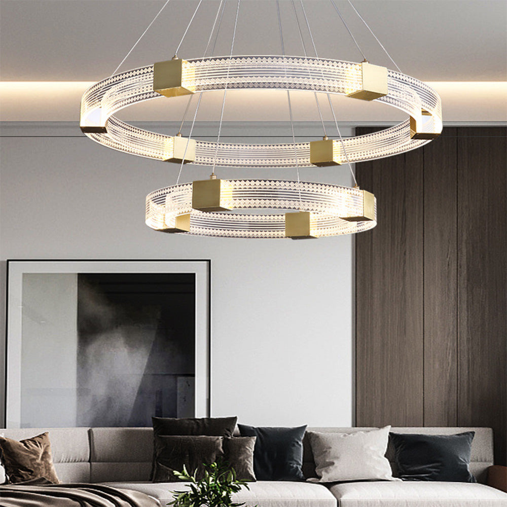 Goldene Metall-Hängeleuchte mit warmweißem Leuchten