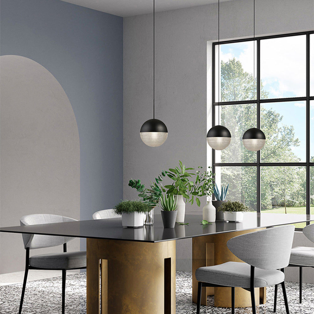 Suspension vintage pour ambiance chaleureuse en noir et or