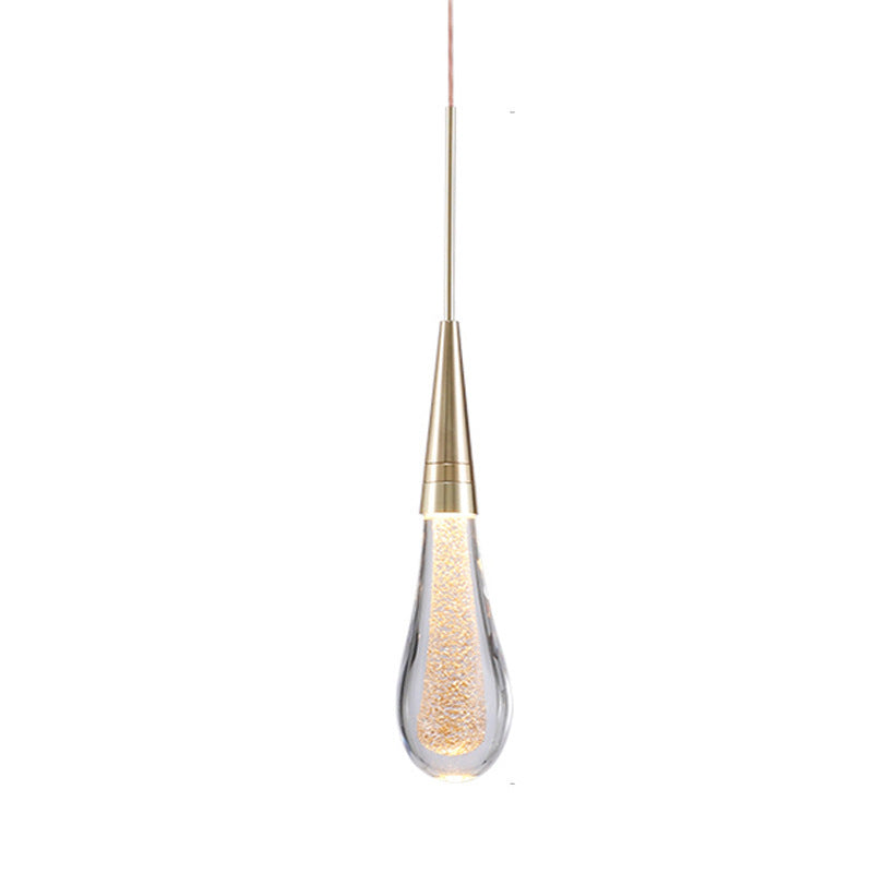 Gouden kristallen hanglamp met sfeervolle gloed
