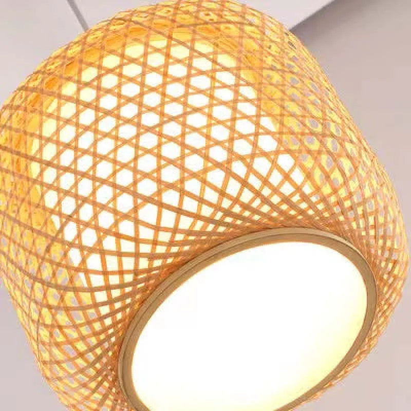 Suspension en bambou et rotin naturel pour une ambiance chaleureuse