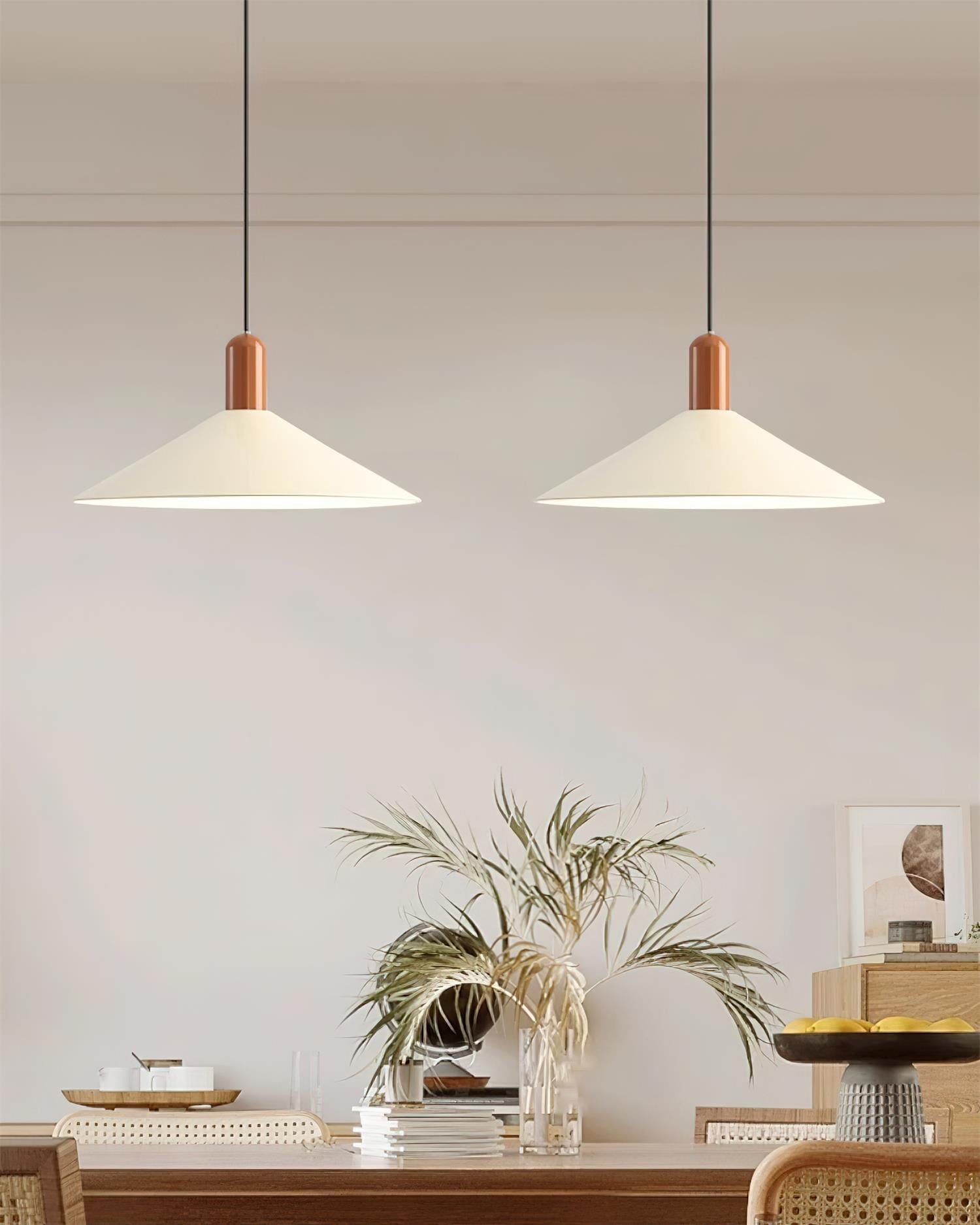 Suspension minimaliste en forme de cône avec LED longue durée