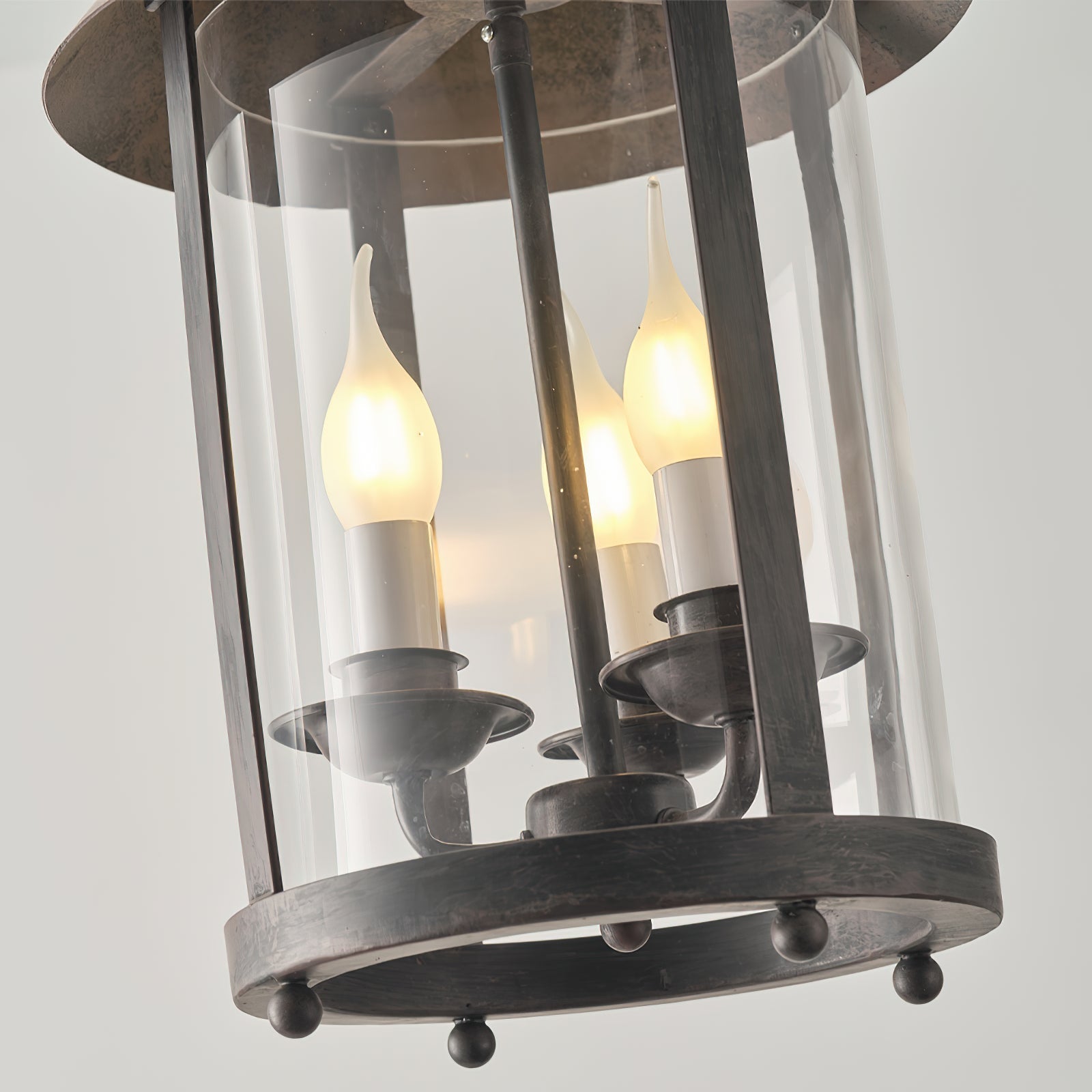 Lampe suspendue industrielle vintage à trois têtes avec abat-jour en verre