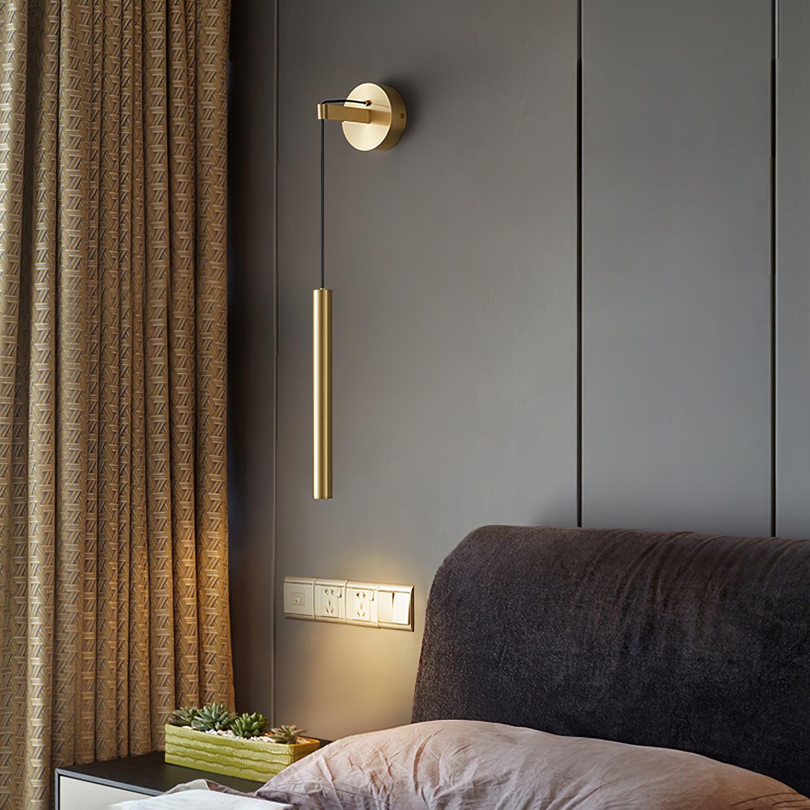 Lampe murale minimaliste en laiton pour ambiance intérieure