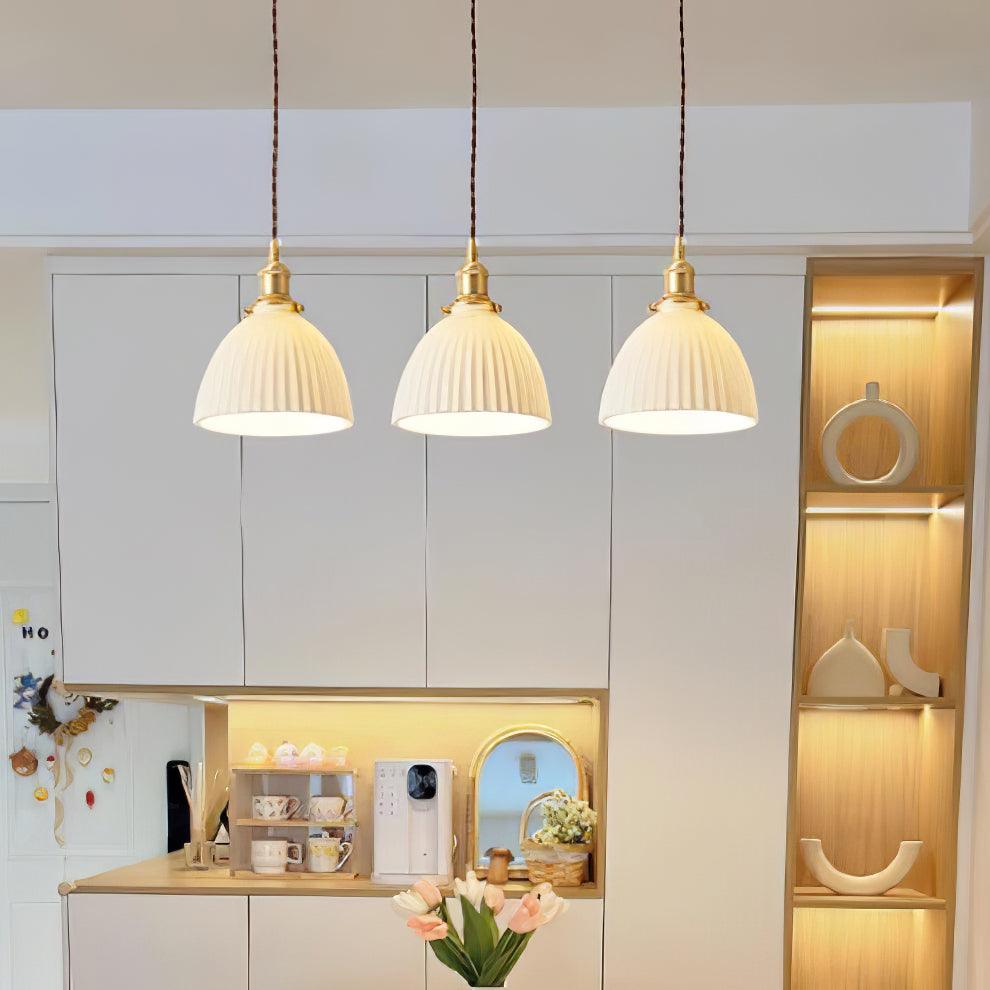 Suspension vintage en verre avec abat-jour en céramique pour lumière douce