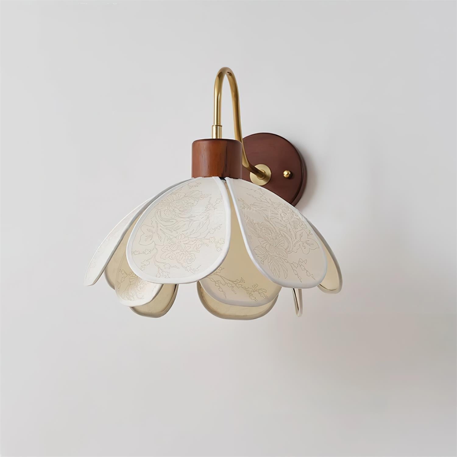 Applique murale vintage florale en bois avec bras en laiton