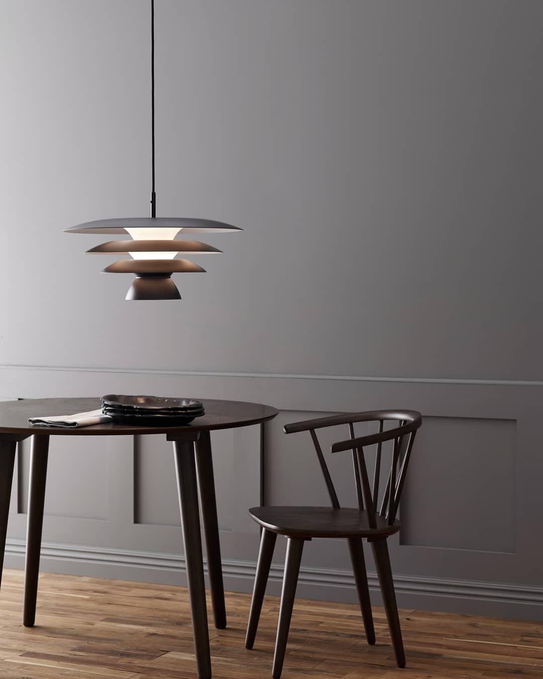 Suspension en aluminium compatible LED pour intérieurs modernes
