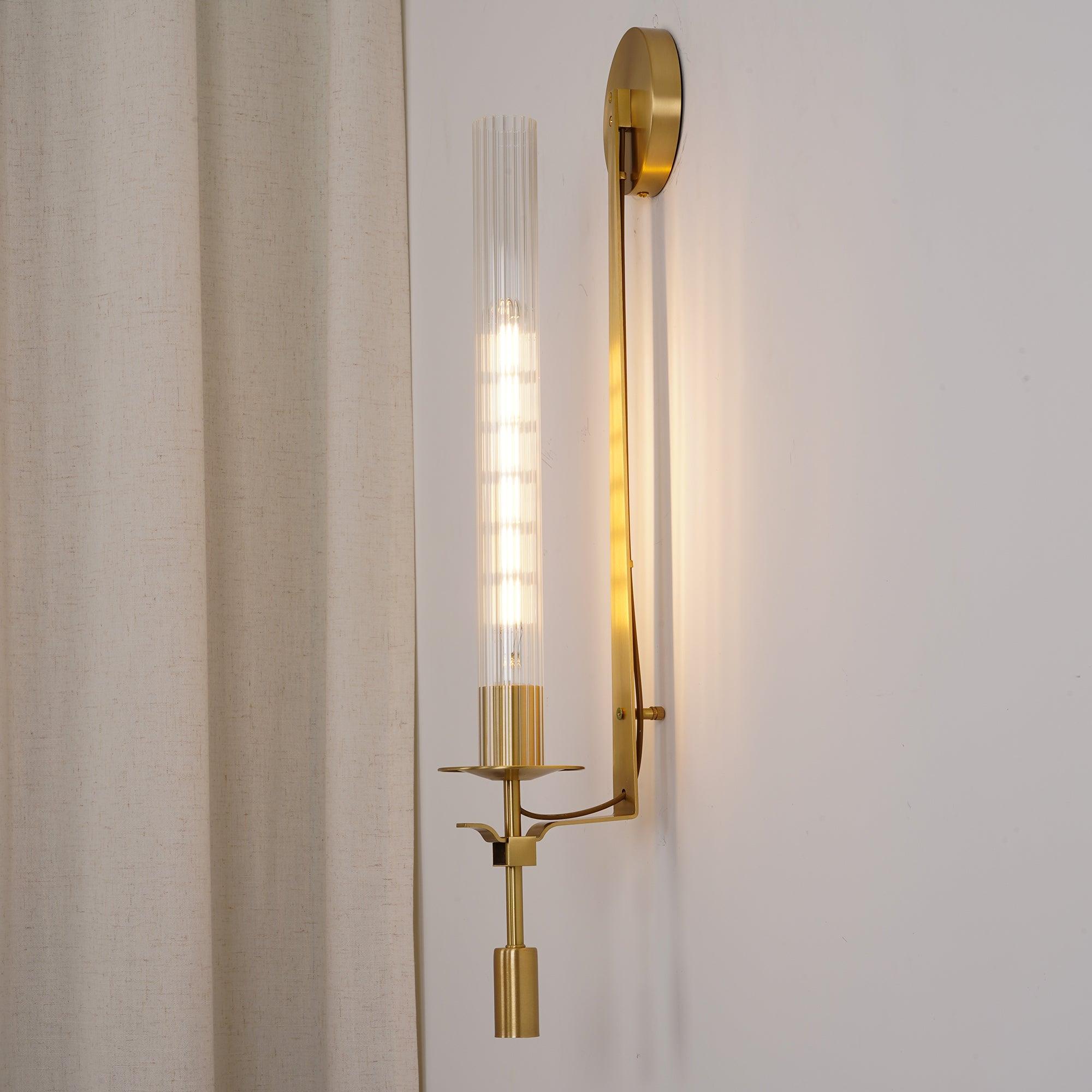 Innenraum Messing-Glas-Wandleuchte mit gerippten Zylindern