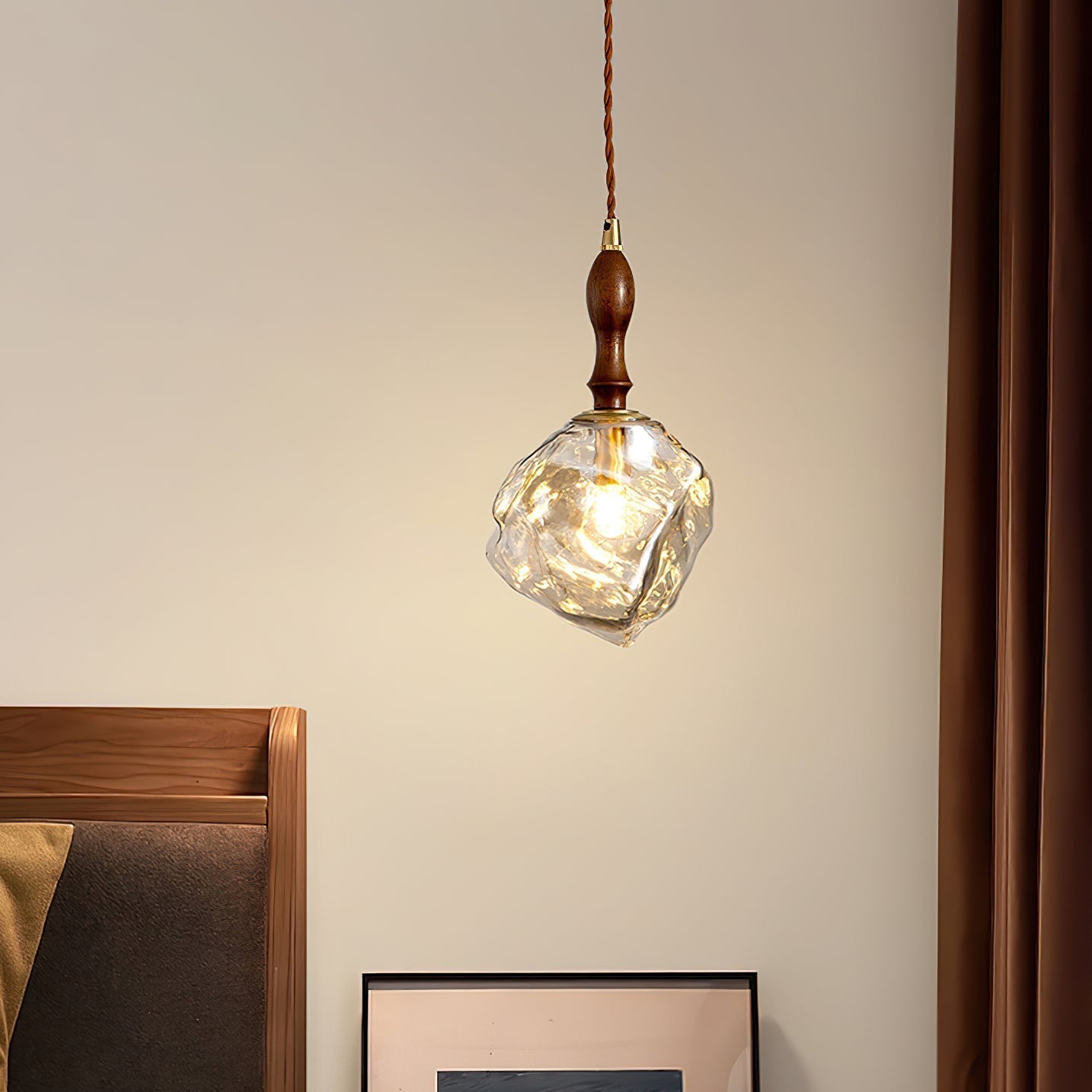 Suspension cube en verre et bois de noyer compatible variateur