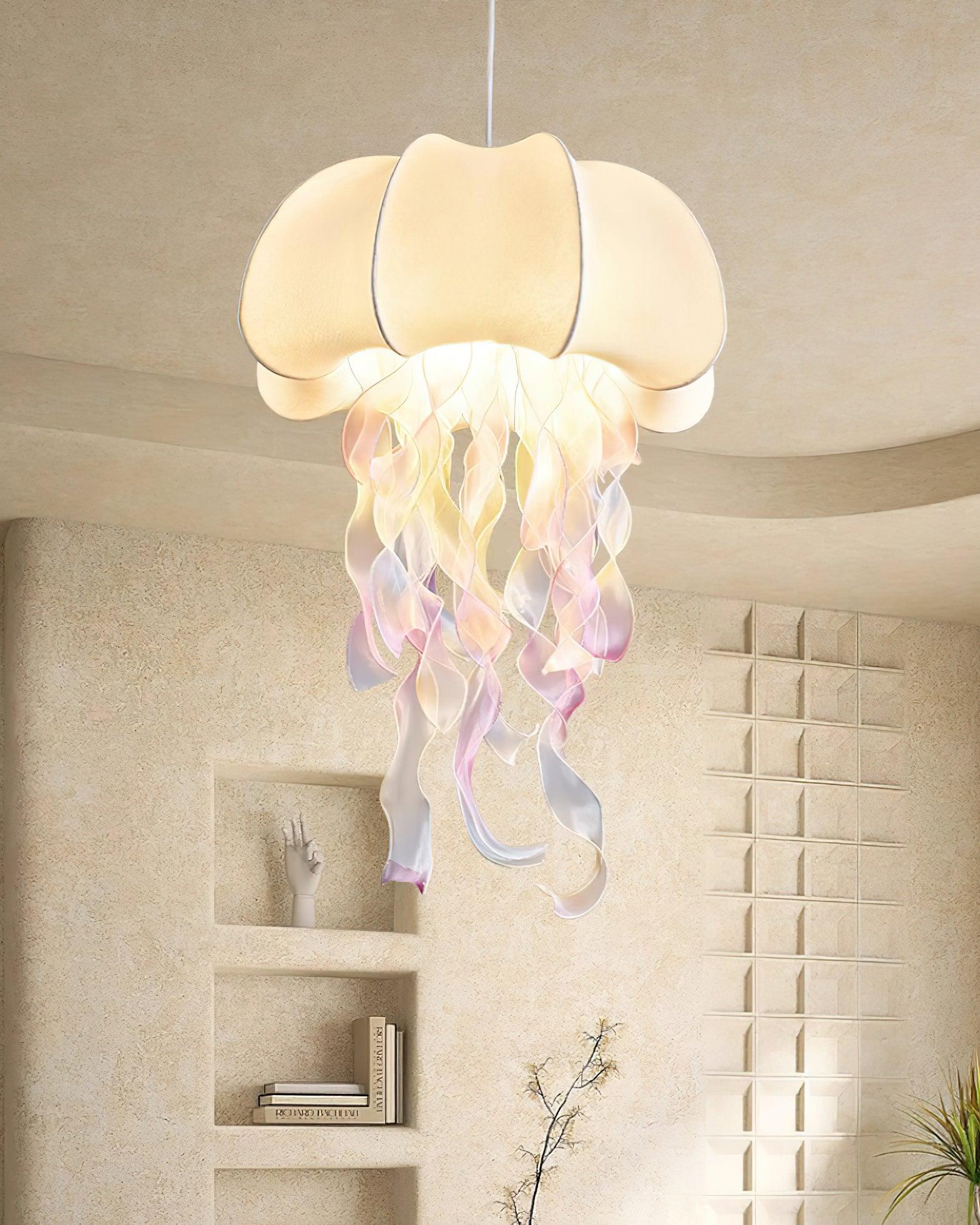 Quallen-Pendelleuchte mit irisierendem Licht