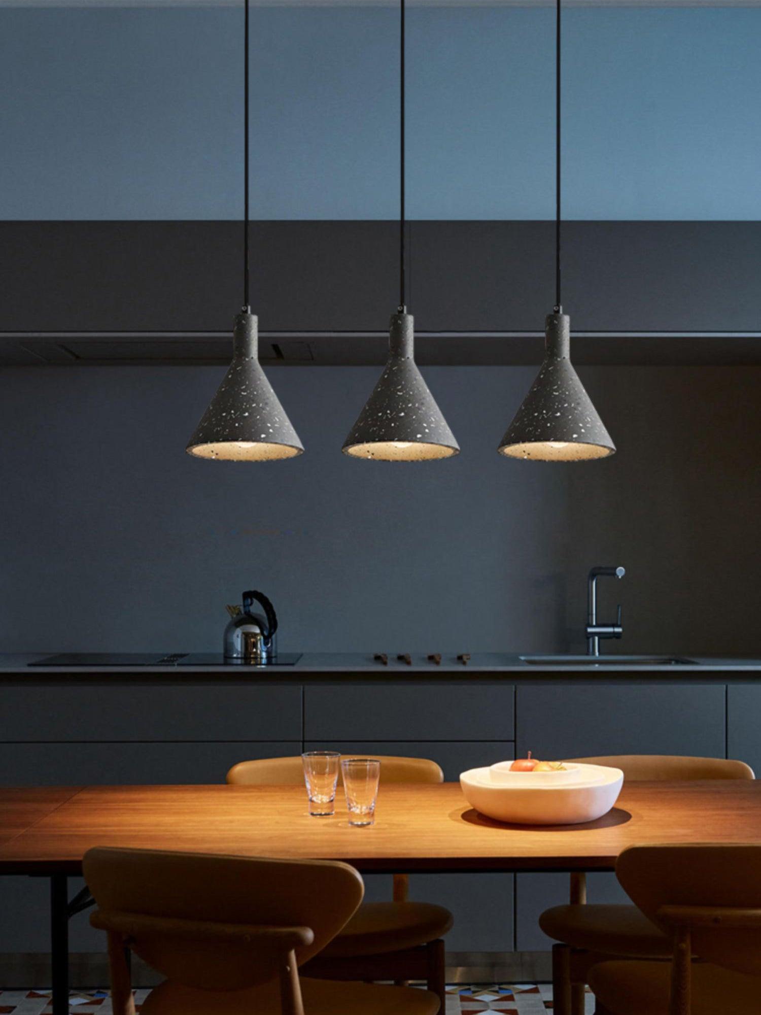 Suspension minimaliste en ciment pour ambiance chaleureuse