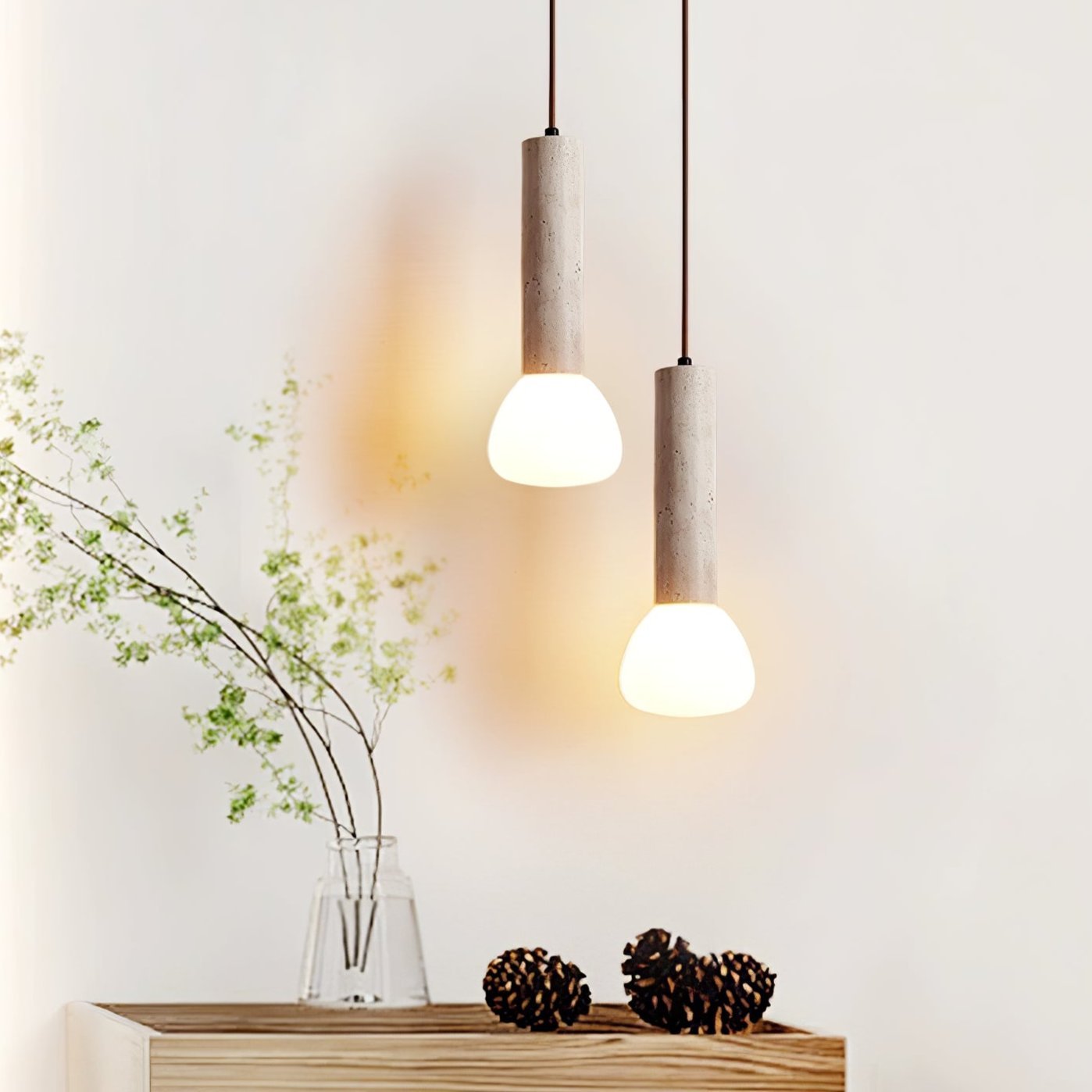 Lustre suspendu minimaliste en travertin jaune pour une ambiance chaleureuse