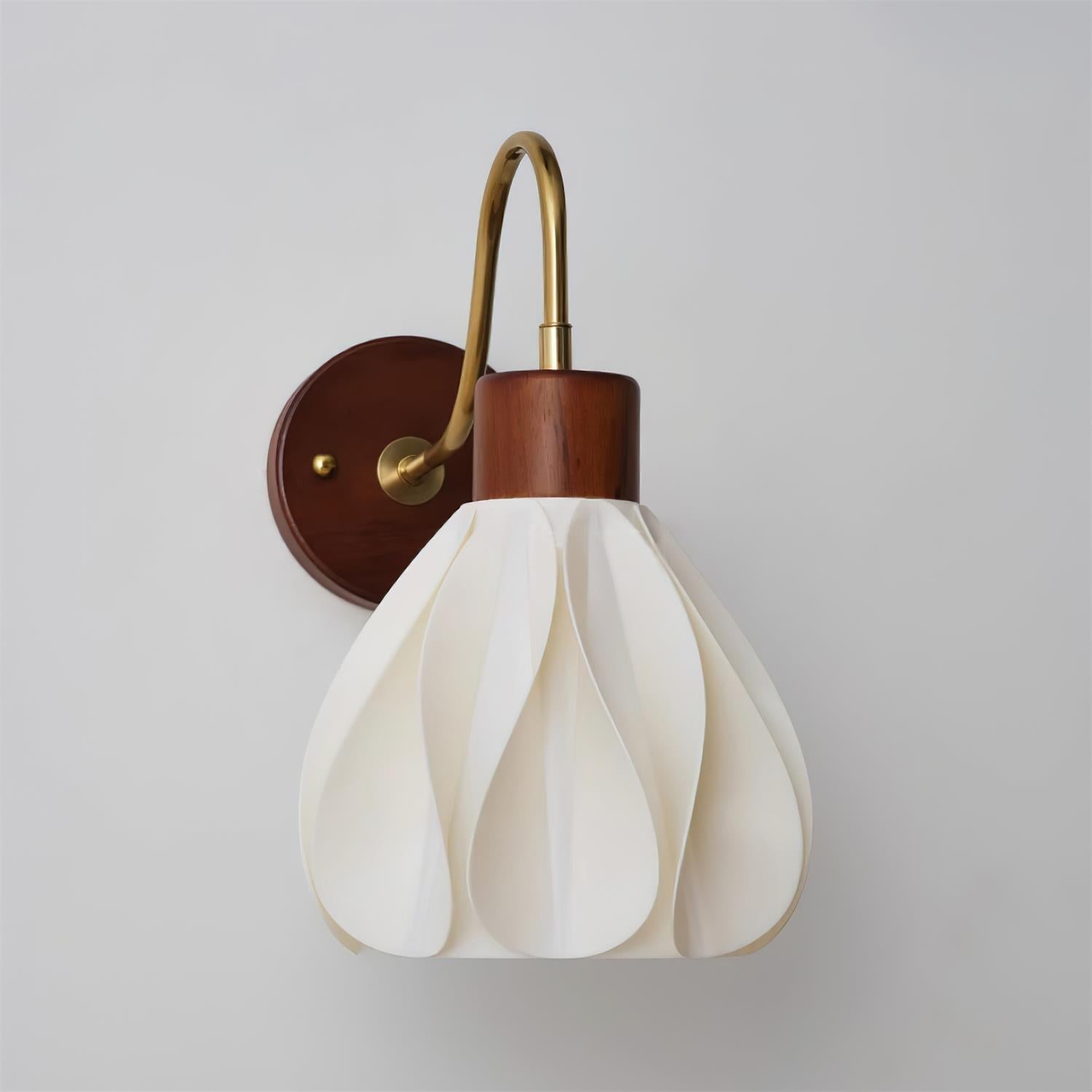 Applique murale de salle de bain finition dorée, résistante à l’humidité et dimmable