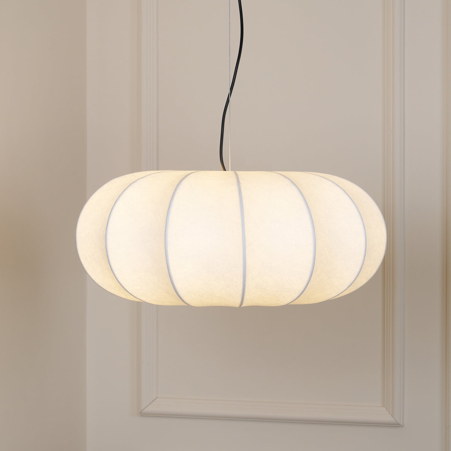 Suspension citrouille en lin beige avec douce lueur