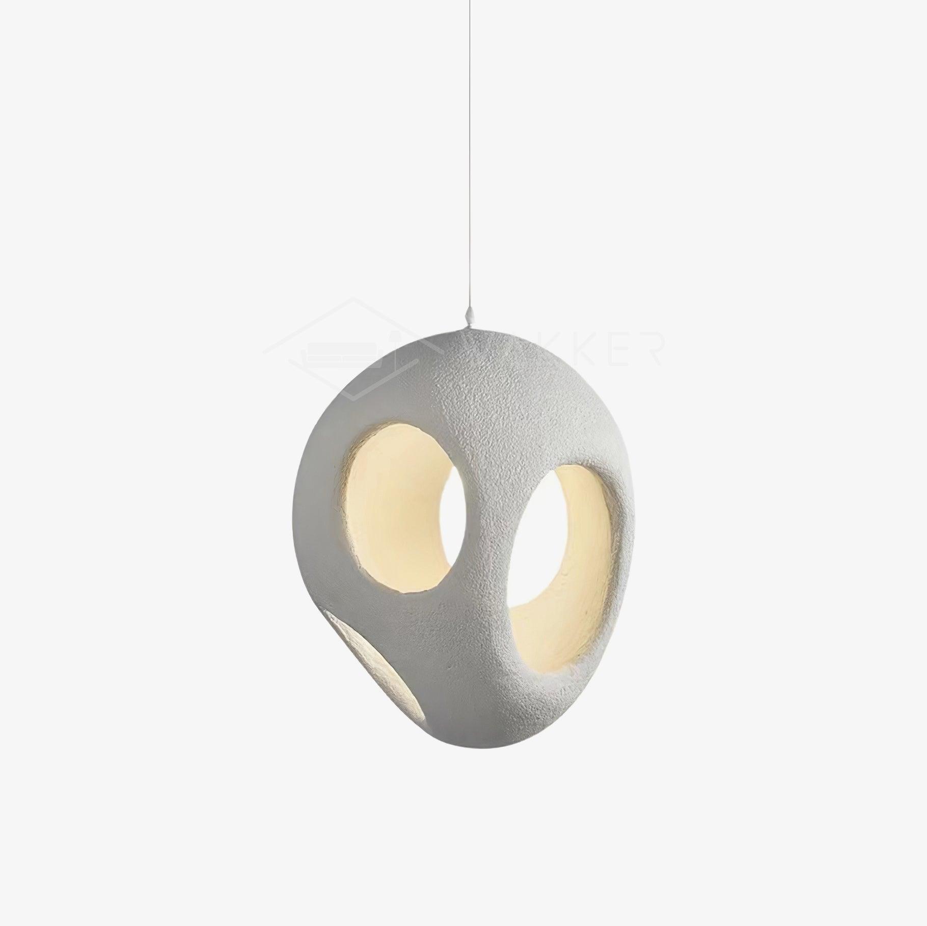 Suspension minimaliste en résine avec lumière ambiante chaude