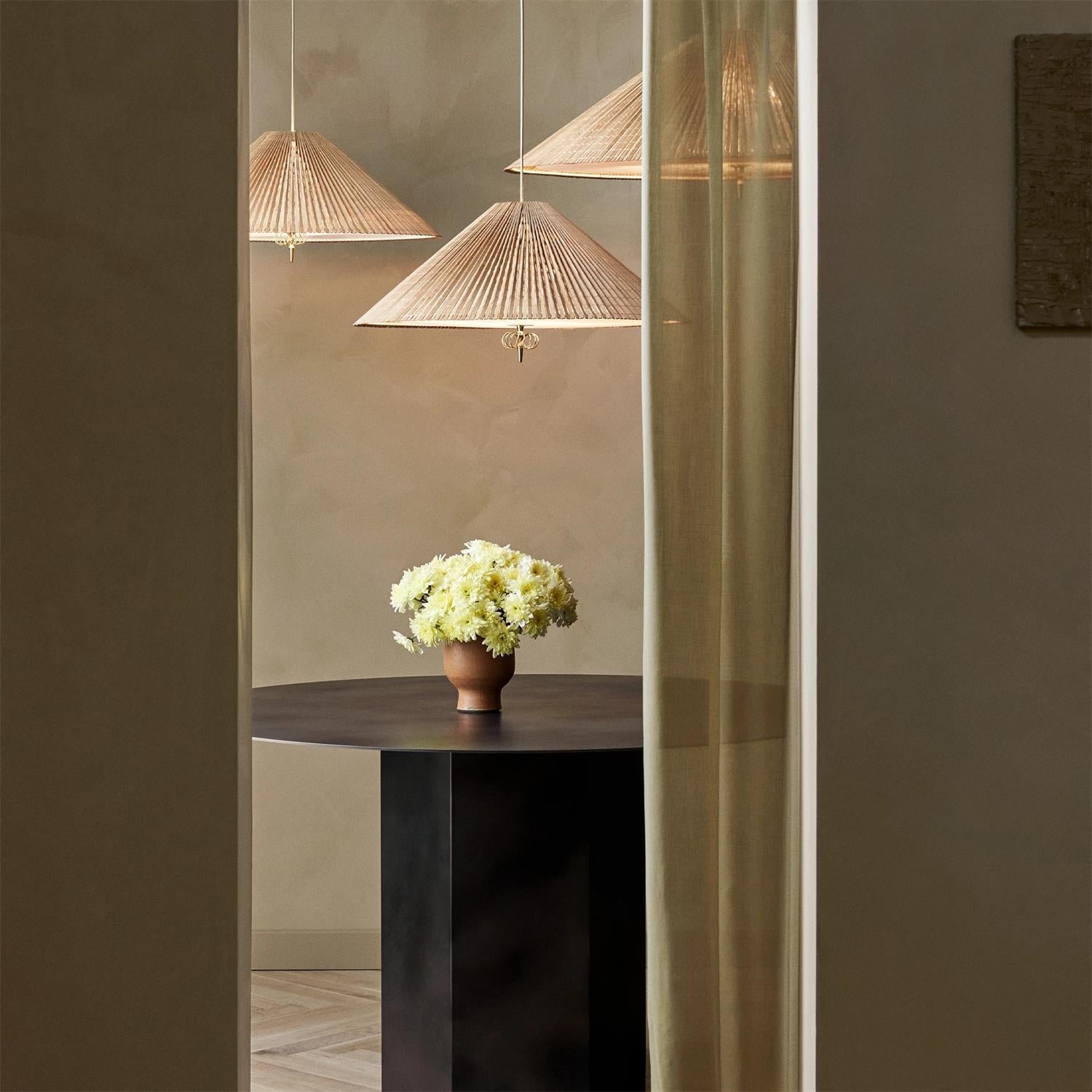 Lampe suspension en bambou naturel avec accents en laiton