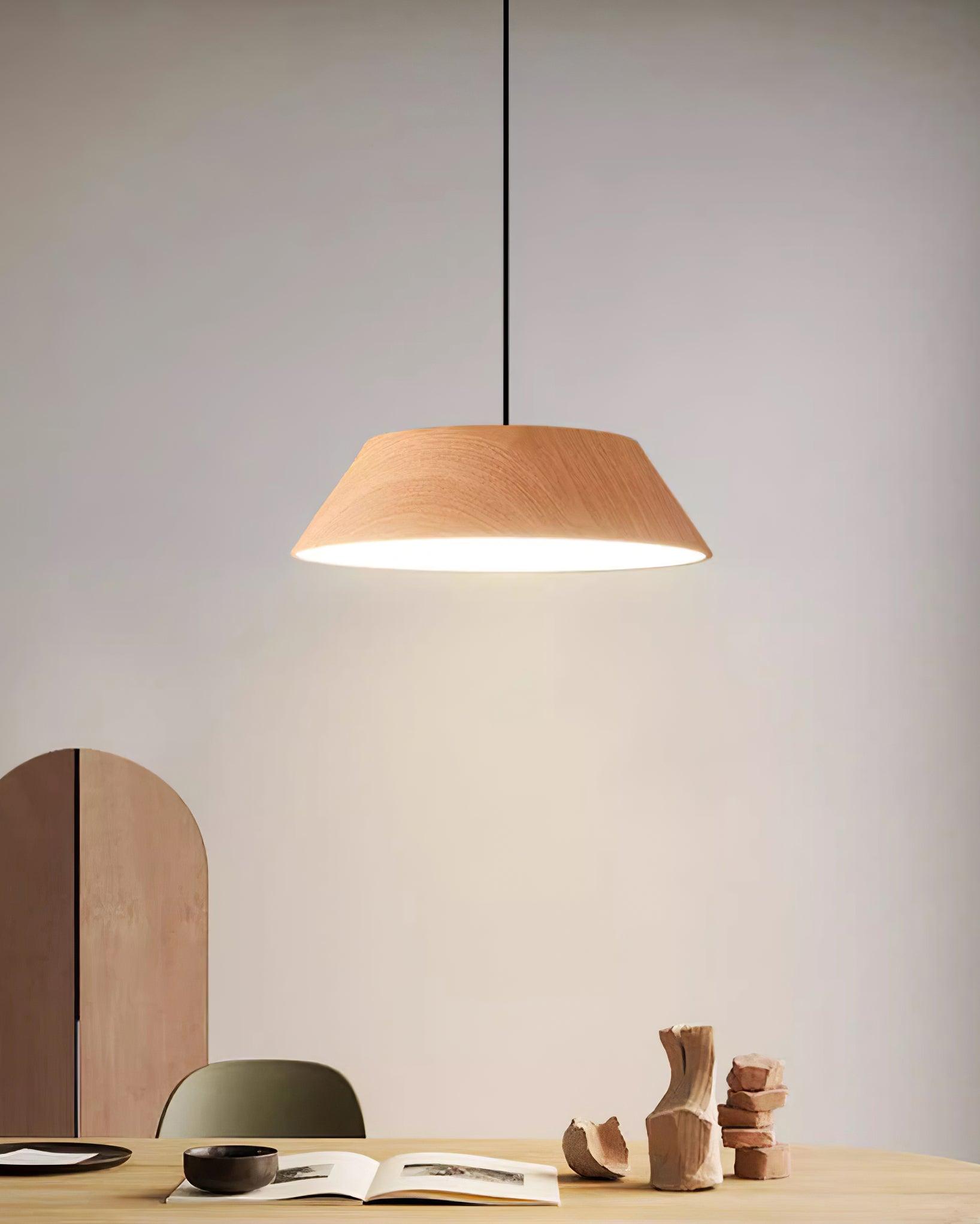 Suspension en grain de bois noyer avec LED intégrée