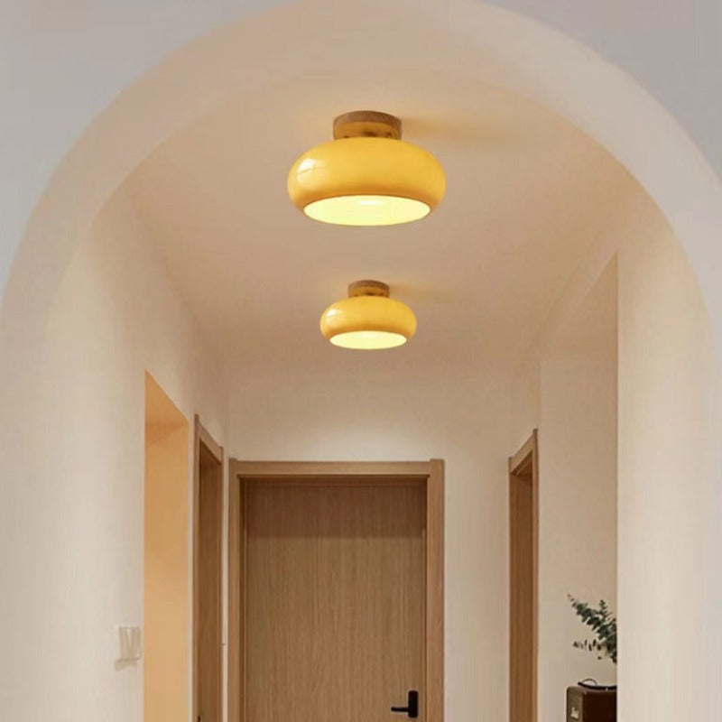 Plafonnier en bois et verre