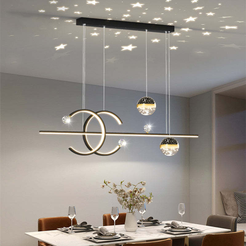 Elegante bolvormige hanglamp in zwart-gouden afwerking