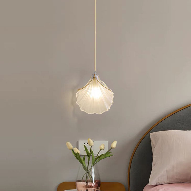 Suspension Art déco en coquille de perle pour plus d’élégance