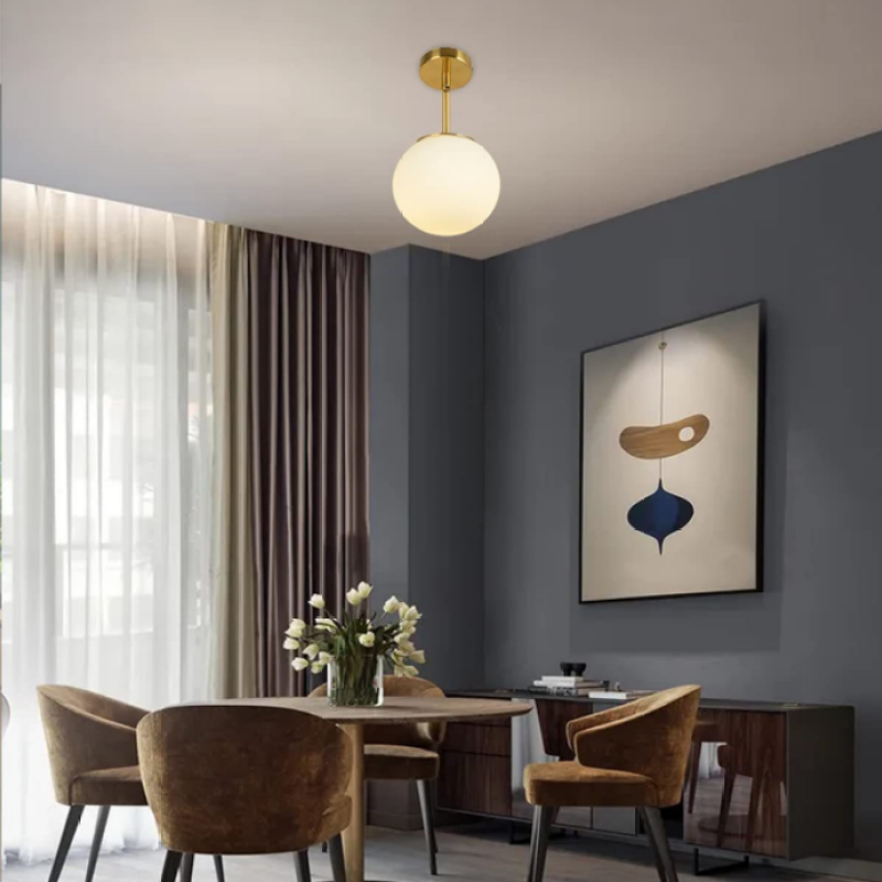Kugelförmige Glas-Halbeinbau-LED-Deckenleuchte mit schwarzen oder goldenen Akzenten