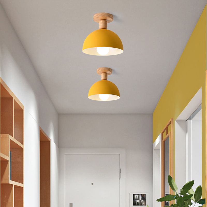 Plafonnier LED dôme en bois pour salons