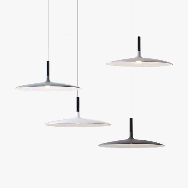 Suspension en forme de plaque avec ambiance chaleureuse