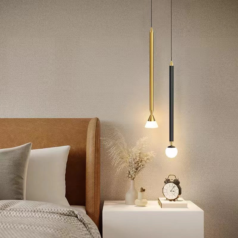 Suspension linéaire métallique Auri dimmable noir et or pour chevet