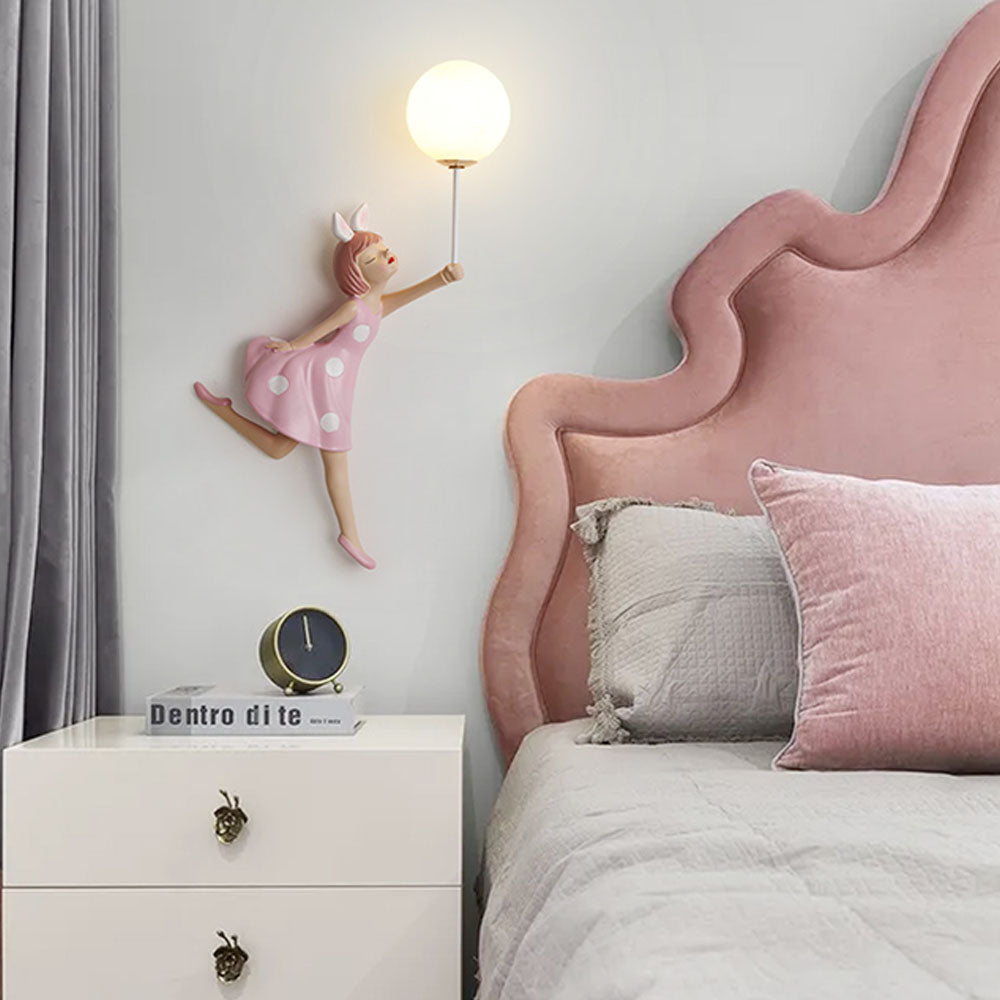 Lampe murale ballon rose blush pour chambre d’enfant