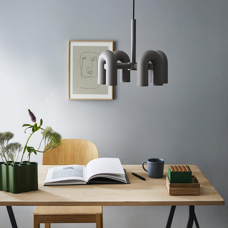Suspension linéaire moderne avec trois bras en forme de U