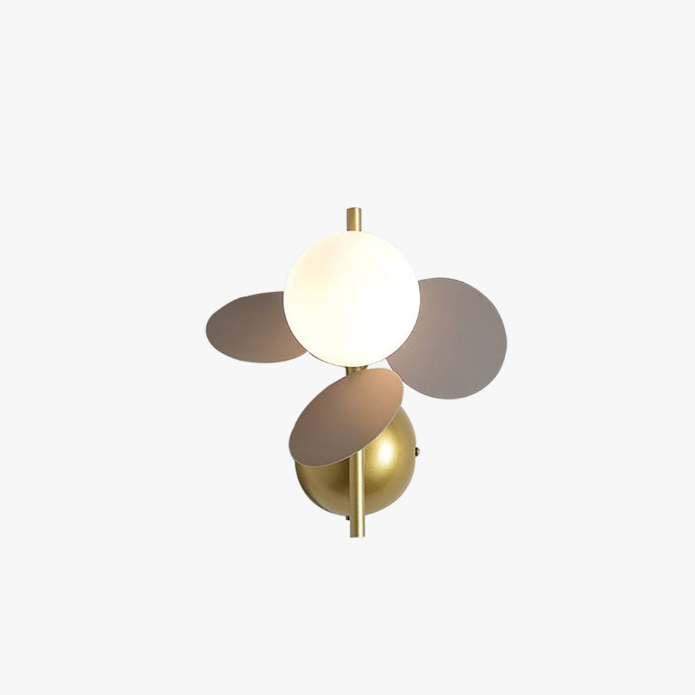 Lampe murale Petal pour chambre d’enfant en deux finitions