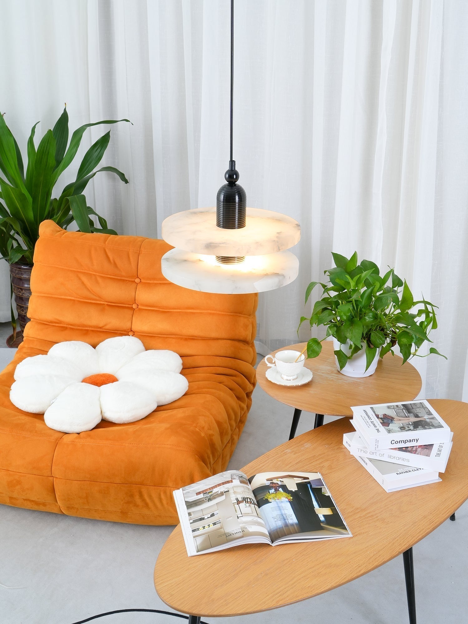 Alabaster Planes Pendant Lamp With Soft Ambient Glow
