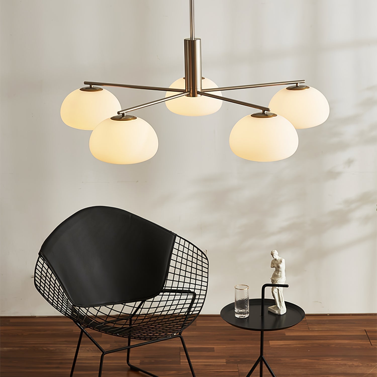 Suspension moderne LED globe en verre avec finition nickel doré  