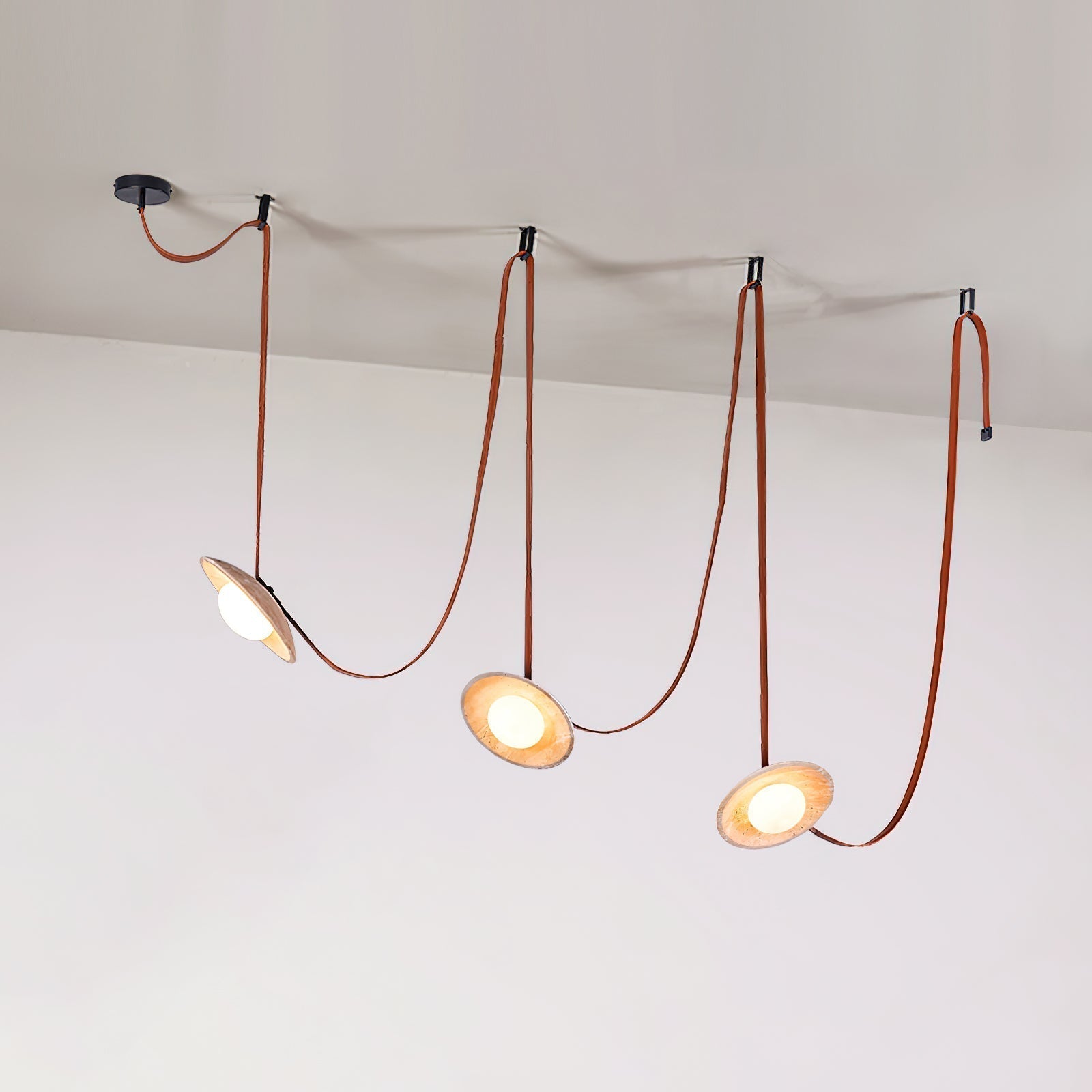 Lustre suspension en travertin pour une ambiance chaleureuse