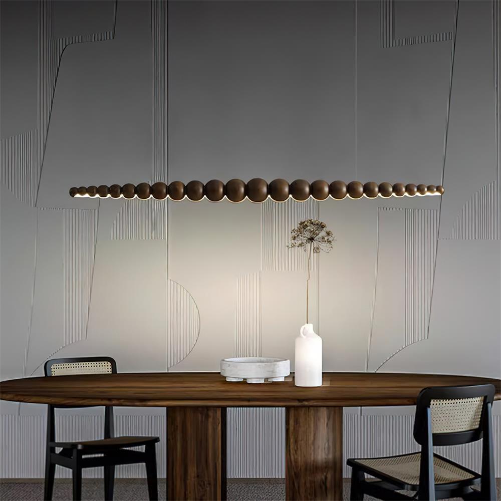 Lustre sphère en bois perlé avec accents noir mat
