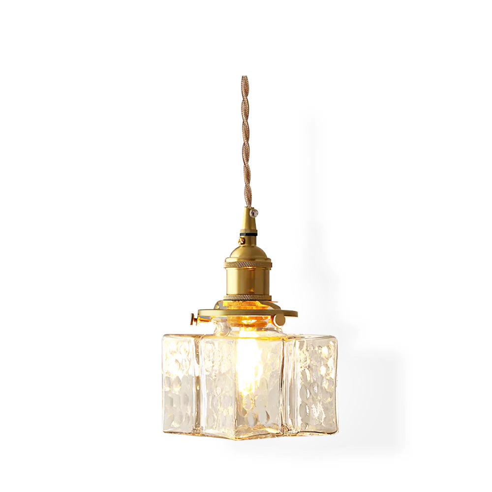 Lustre suspendu vintage en verre et laiton martelé pour une ambiance chaleureuse