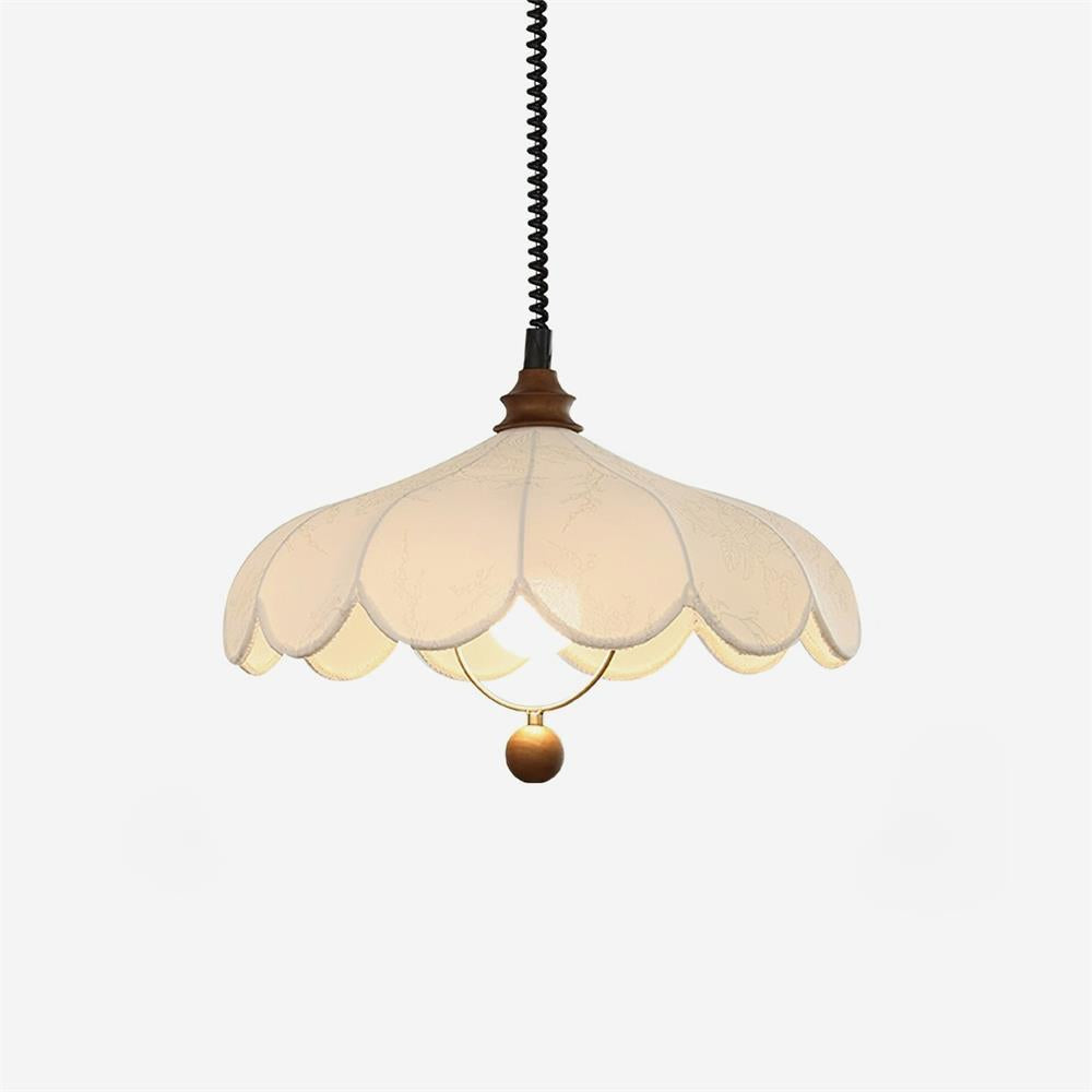 Suspension florale vintage avec ambiance romantique et chaleureuse