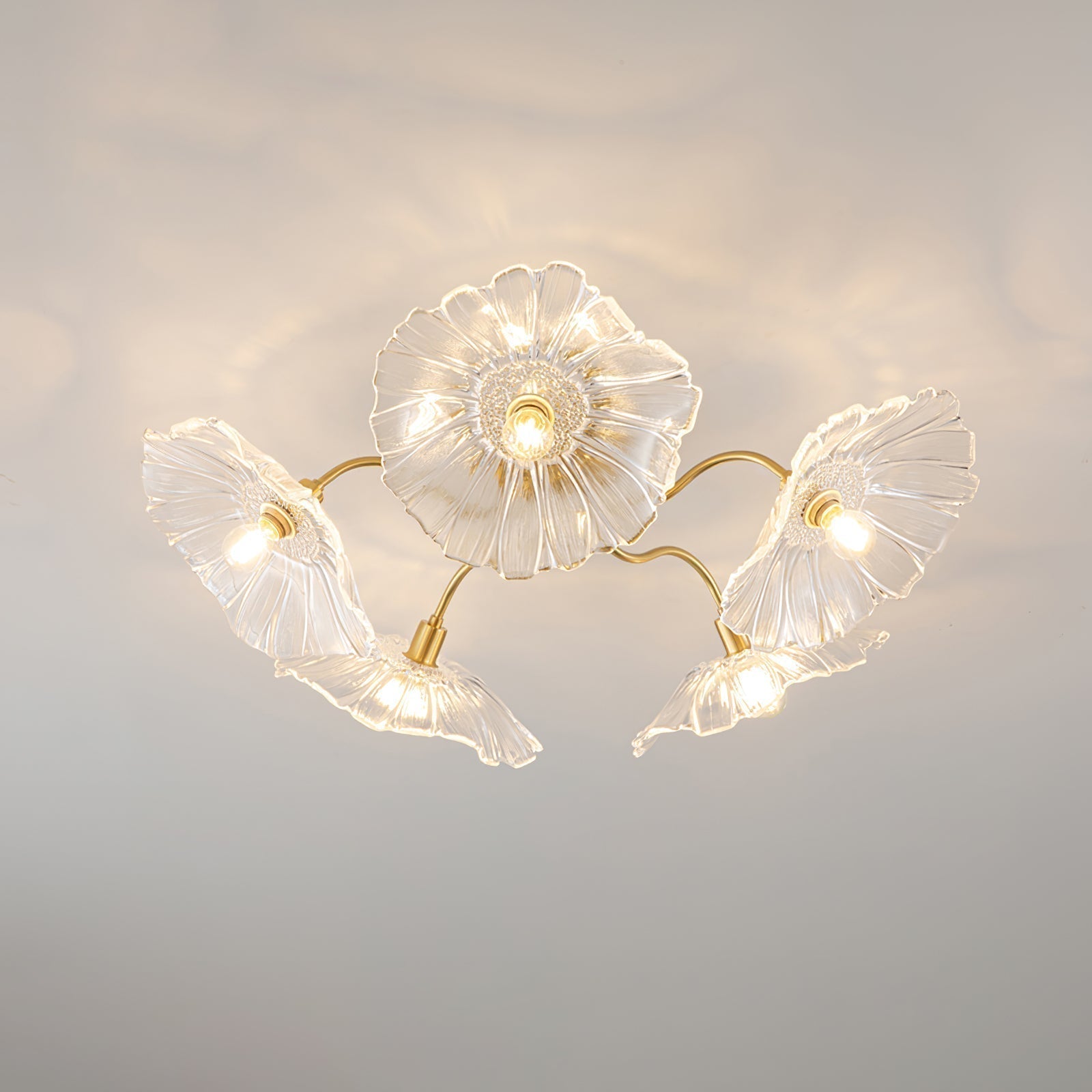 Solara Plafonnier en Verre Feuille avec Laiton Élégant - Neutralighting