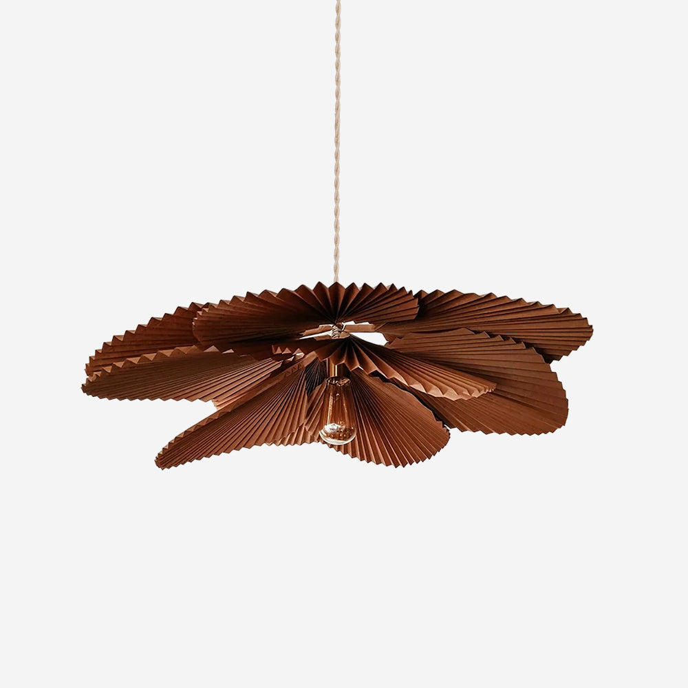 Suspension pétale en papier kraft avec lumière chaleureuse