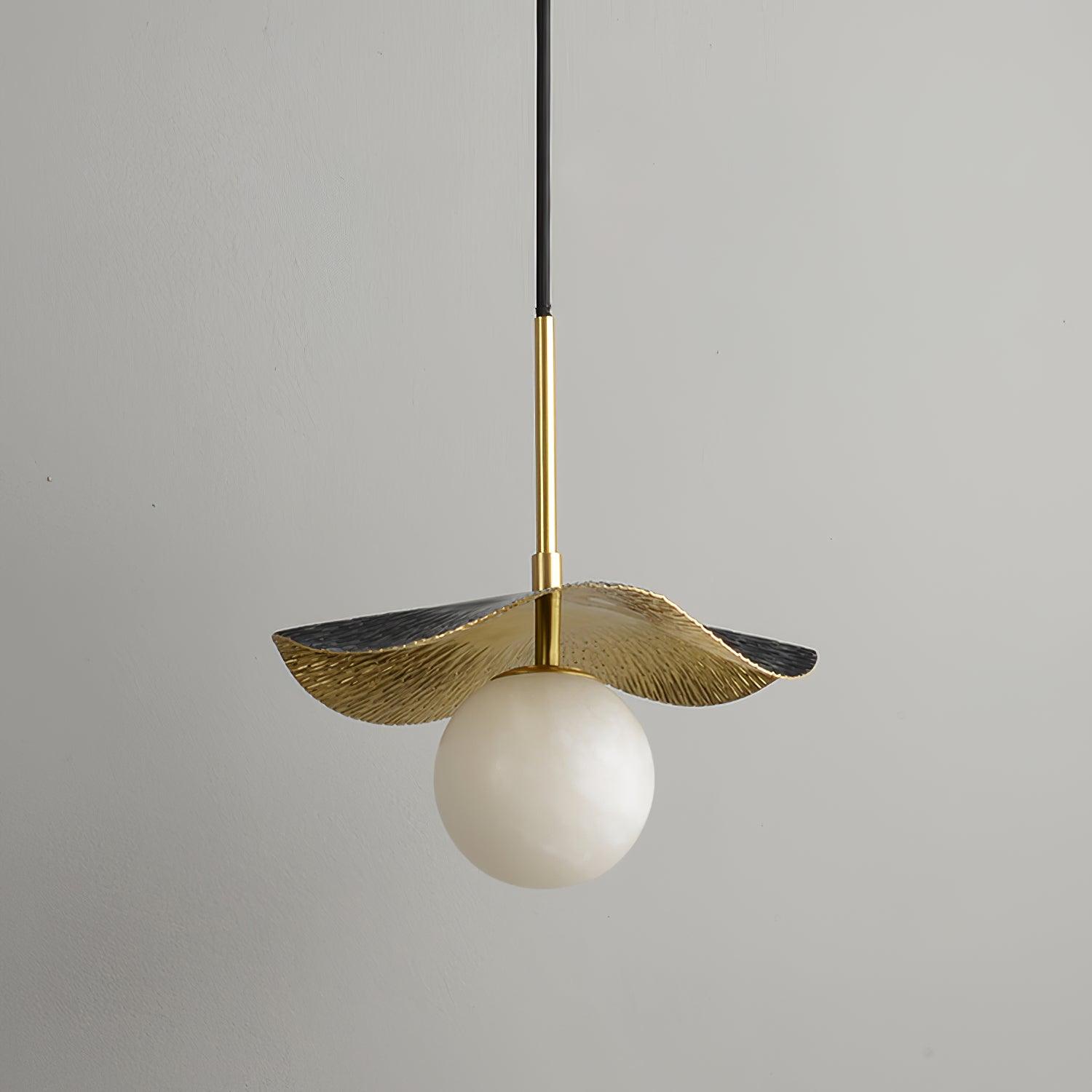 Suspension en albâtre feuillage, lumière douce élégante et moderne