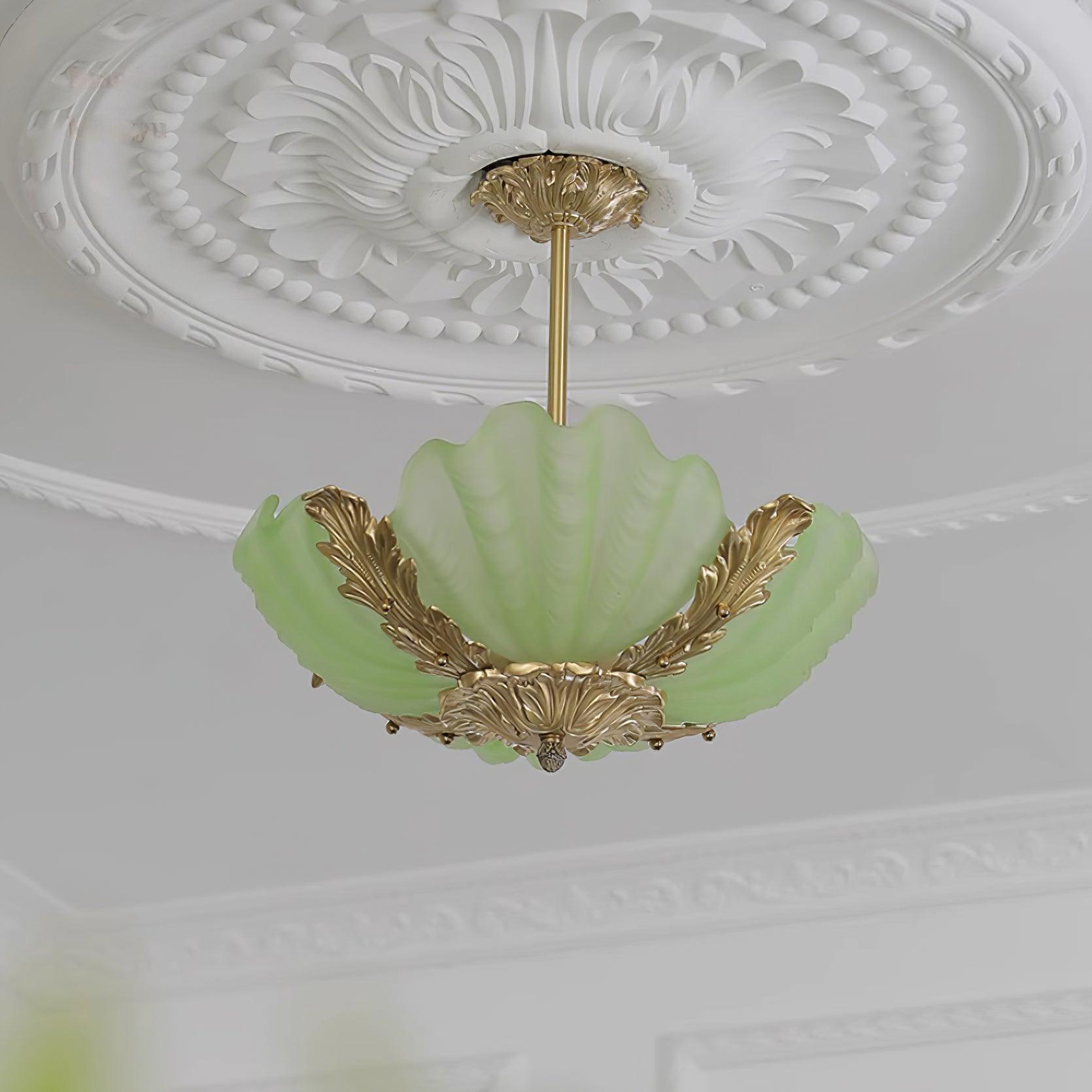 Lampe suspension en verre Murano rose avec baroque en laiton