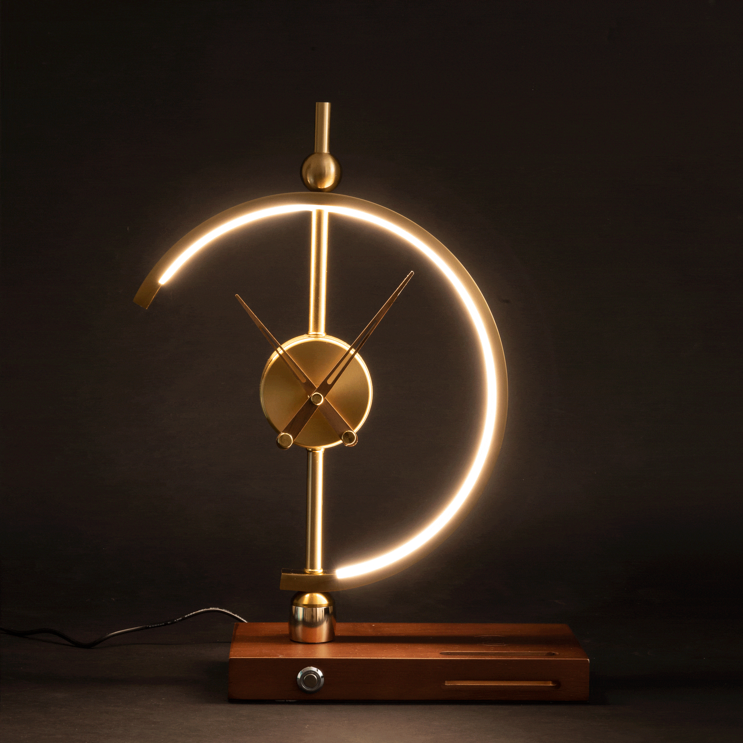 Nagoyalight™ | Horloge À Lampe De Luxe Avec Chargeur