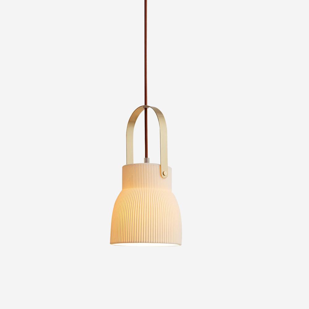 Lampe suspendue en céramique blanche cannelée avec poignée en laiton