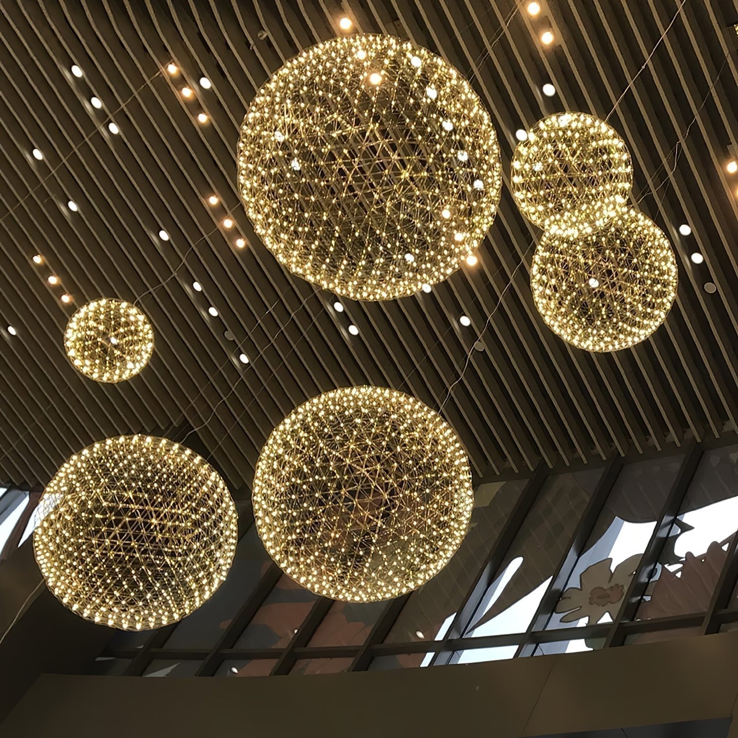 Ivthayra Lampe Pendante Boule Dorée de Luxe Postmoderne - Neutralighting